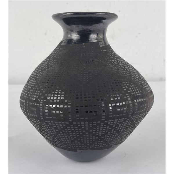 Mata Ortiz Berenice Cota Pottery Vase Pot
