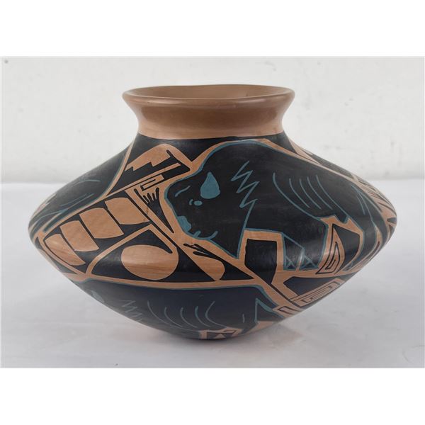 Mata Ortiz Pottery Buffalo Pot Vase