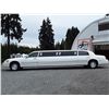 Image 24 : 0H --  2000 LINCOLN TOWN CAR EXECUTIVE LIMOUSINE, WHITE, 229,944 MILES