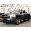 Image 2 : G1 --  2010 CHEVROLET SILVERADO HYBRID 1500 CREW CAB 4X4, Grey, 226517 KM's