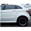 Image 21 : B3 --  2011 MERCEDES B200 T, White, 131501 KM's