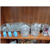 Image 3 : 3 Shelves of Orinmental glass & nic nakes