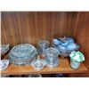 Image 4 : 3 Shelves of Orinmental glass & nic nakes