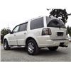Image 17 : A8 --  2005 LINCOLN NAVIGATOR  4X4, White, 249852 KM's "NO RESERVE"