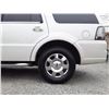 Image 22 : A8 --  2005 LINCOLN NAVIGATOR  4X4, White, 249852 KM's "NO RESERVE"