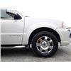 Image 29 : A8 --  2005 LINCOLN NAVIGATOR  4X4, White, 249852 KM's "NO RESERVE"