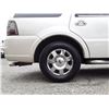 Image 32 : A8 --  2005 LINCOLN NAVIGATOR  4X4, White, 249852 KM's "NO RESERVE"