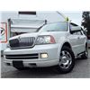 Image 3 : A8 --  2005 LINCOLN NAVIGATOR  4X4, White, 249852 KM's "NO RESERVE"