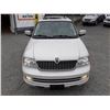 Image 6 : A8 --  2005 LINCOLN NAVIGATOR  4X4, White, 249852 KM's "NO RESERVE"