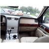 Image 70 : A8 --  2005 LINCOLN NAVIGATOR  4X4, White, 249852 KM's "NO RESERVE"