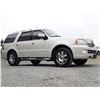 Image 9 : A8 --  2005 LINCOLN NAVIGATOR  4X4, White, 249852 KM's "NO RESERVE"