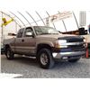 Image 8 : G1 --  2002 CHEVROLET SILVERADO 2500 H.D. EXT CAB 4X4, Grey, 391860 KM's
