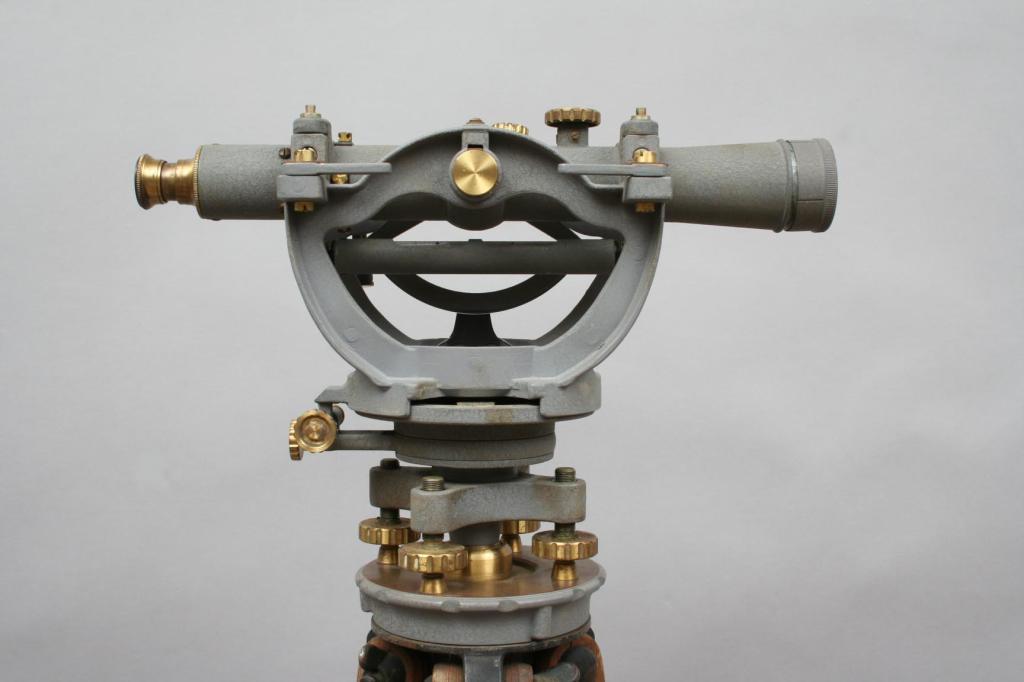 Surveyor Level/Transit and Tripod Base