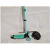 Image 2 : Yvolution Scooter with Helmet (Green)