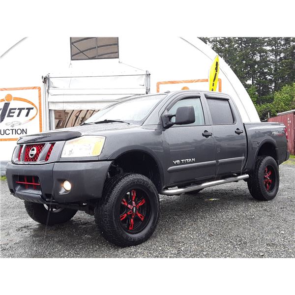 G6 --  2008 NISSAN TITAN XE CREW CAB 4X4, Grey, 185085 KM's