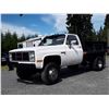 Image 2 : A5 --  1986 GMC 3500 REG CAB DUMP TRUCK 4X4, WHITE, 131,424 KMS