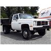 Image 8 : A5 --  1986 GMC 3500 REG CAB DUMP TRUCK 4X4, WHITE, 131,424 KMS
