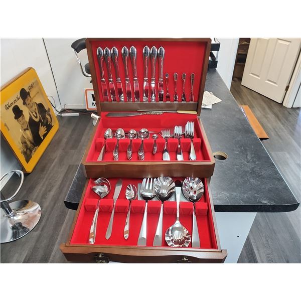 Silverware Chest Set