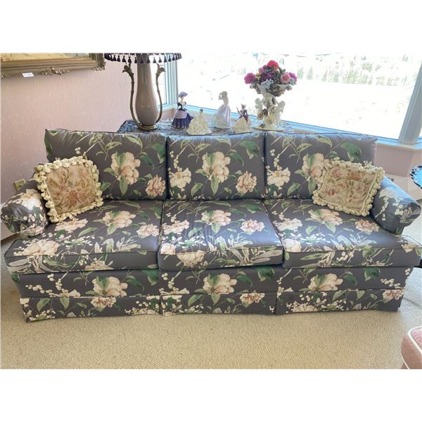 Vintage Floral Print Sofa With Accent Pillows