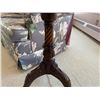 Image 4 : Round Antique Side Table & Table Lamp