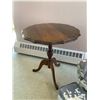 Image 5 : Antique Wood Side Table