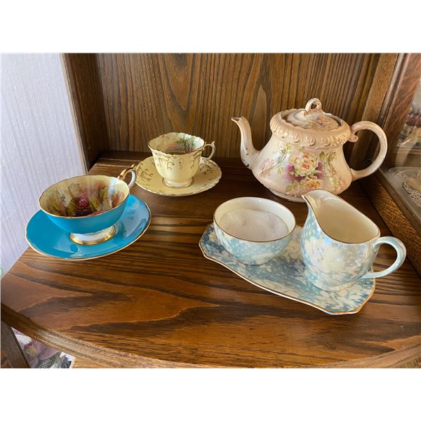 Teacups and Teapot