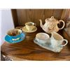 Image 1 : Teacups and Teapot