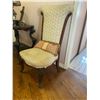 Image 2 : Floral Highback Antique Sitting Chair