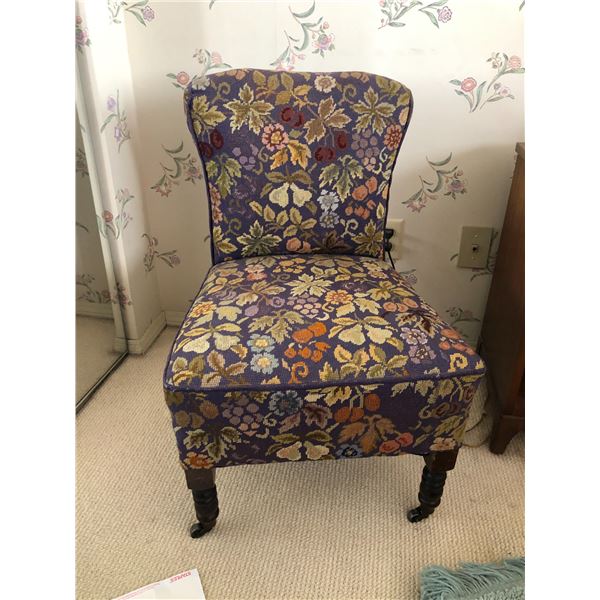 Rolling Antique Sitting Chair