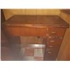 Image 14 : Vintage Singer Sewing Machine in Cabinet Cat C