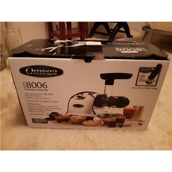 New in Box Omega Juicer Cat B