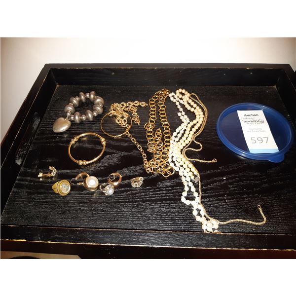 Costume jewelry Cat A