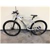 Image 1 : WHITE ROCKY MOUNTAIN SOUL29 FRONT SUSPENSION 24 SPEED MOUNTAIN BIKE