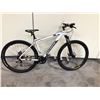 Image 2 : WHITE ROCKY MOUNTAIN SOUL29 FRONT SUSPENSION 24 SPEED MOUNTAIN BIKE