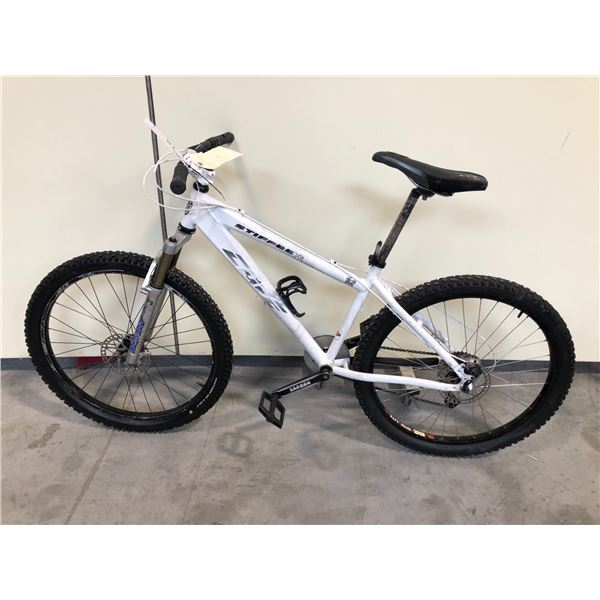 WHITE COVE FRONT SUSPENSION 8 SPEED MOUNTAIN BIKE