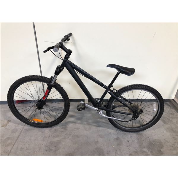 BLACK NO NAME FRONT SUSPENSION 8 SPEED MOUNTAIN BIKE