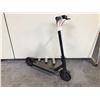 Image 2 : BLACK NO NAME ELECTRIC SCOOTER - NO CHARGER