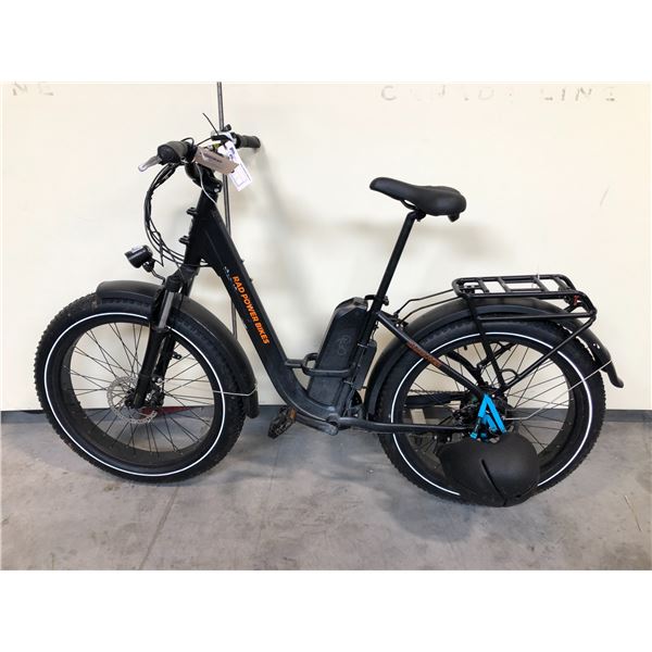 BLACK RAD RADROVER FRONT SUSPENSION 5 SPEED ELECTRIC BIKE - NO KEY, NO CHARGER