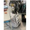 Image 2 : 2 NIKE GOLF SASQUATCH SUMO DRIVERS WITH WHITE SUN MOUNTAIN STAND BAG AND 2 UMBRELLAS