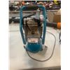 Image 1 : MAKITA MAC700 ELECTRIC 2.6GAL 130PSI PORTABLE AIR COMPRESSOR