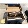 Image 2 : MENS SHOES INCLUDES SKETCHERS SIZE 7 AND NIKE SIZE 9.5