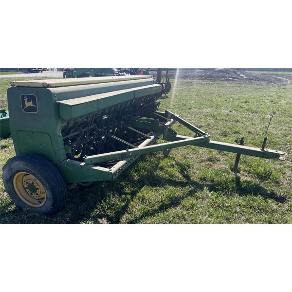 Model 8250 JOHN DEERE MODEL 8250 SEED DRILL W/ GRASS SEED - 18 RUN