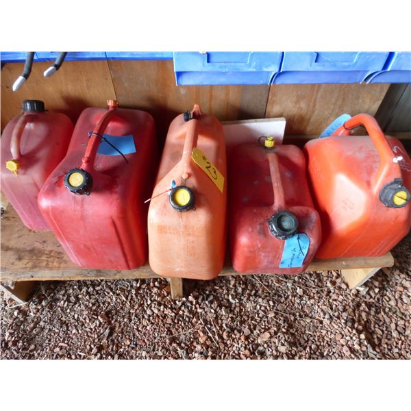 5 Jerry Cans