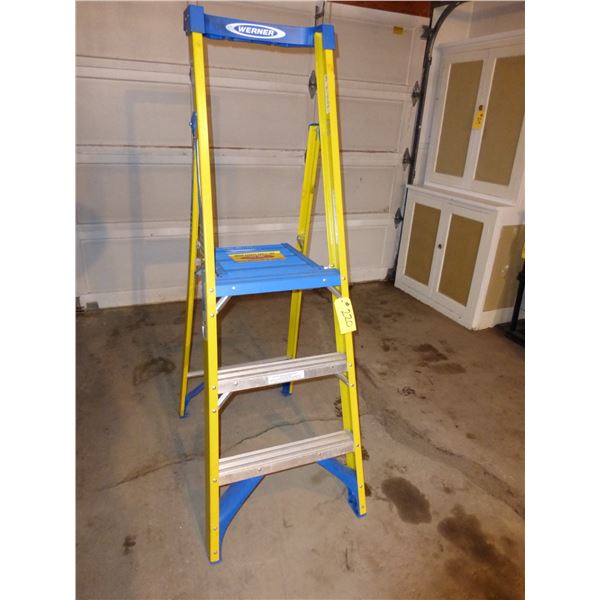 Fibre Glass Step Ladder