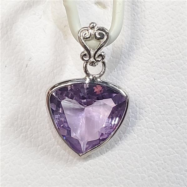 14K White Gold Amethyst(1.8ct) Triangle Shaped Pendant (~weight 0.55g), Made in Canada, Appraised Re