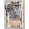 Image 1 : SMALL FLAT OF ASSORTED MUSIC CD'S