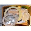 Image 1 : PICTURE FRAMES AND ART SUPPLIES