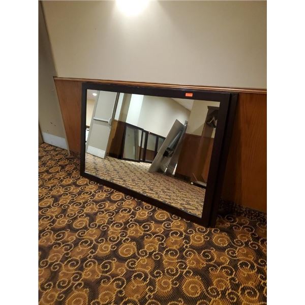 LARGE LOT OF MIRRORS