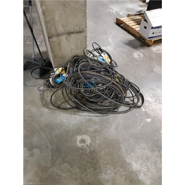 LOT OF FAN BELTS