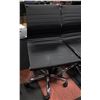 Image 1 : BLACK AND CHROME HYDRAULIC LIFT OFFICE CHAIR